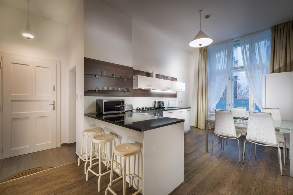 Luxury Modern Designed Oldtown Апартаменти