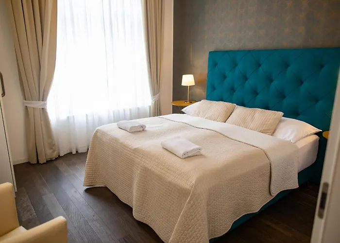 Luxury Modern Designed Oldtown Apartment