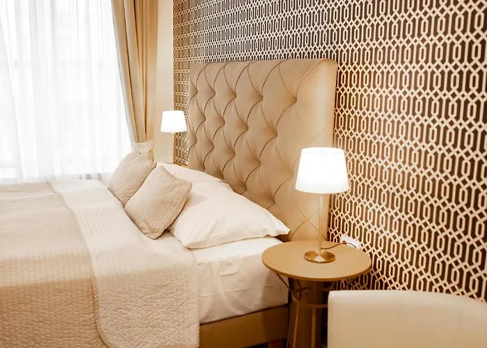 Luxury Modern Designed Oldtown Apartment
