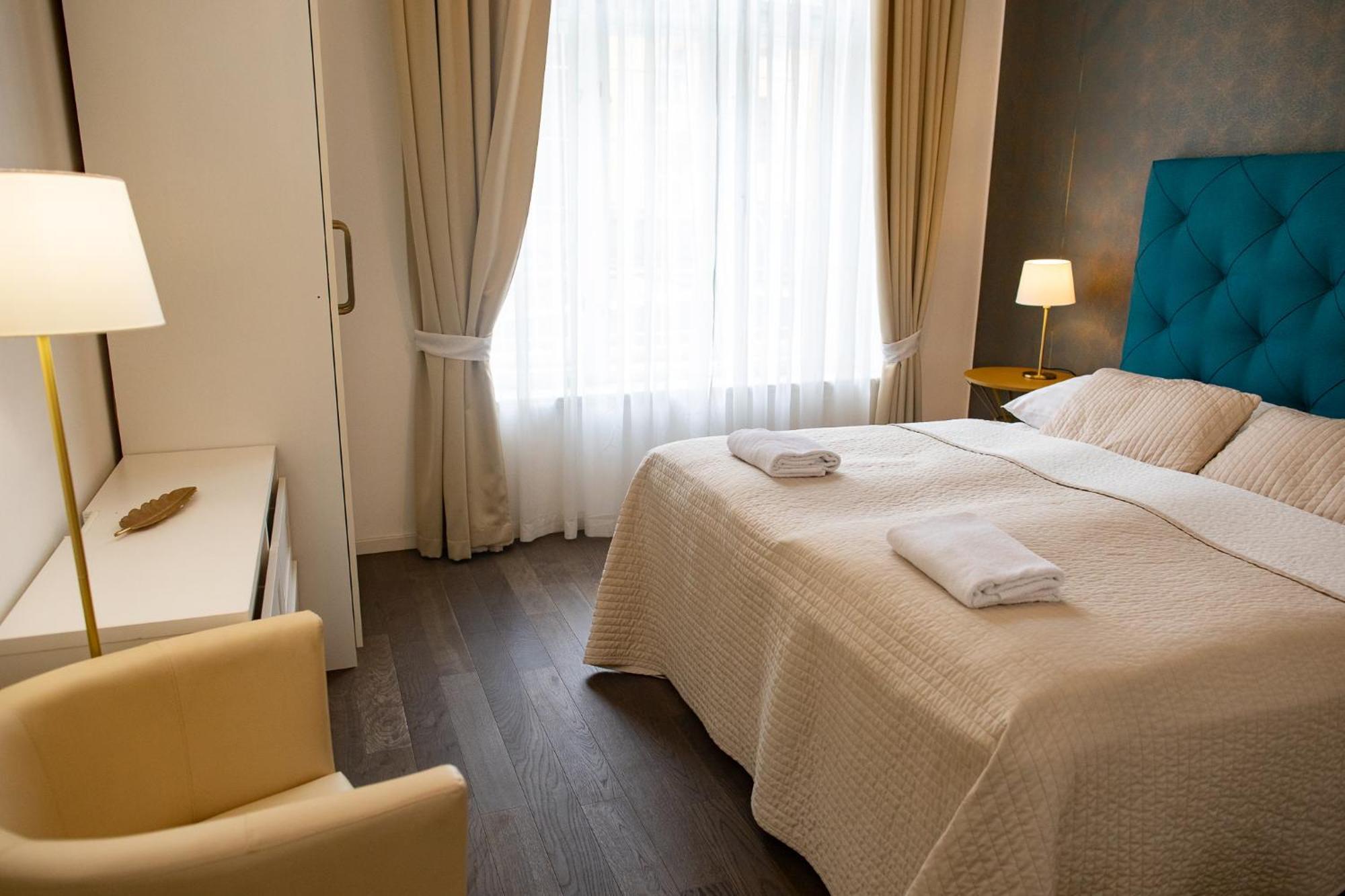 Luxury Modern Designed Oldtown Apartment *