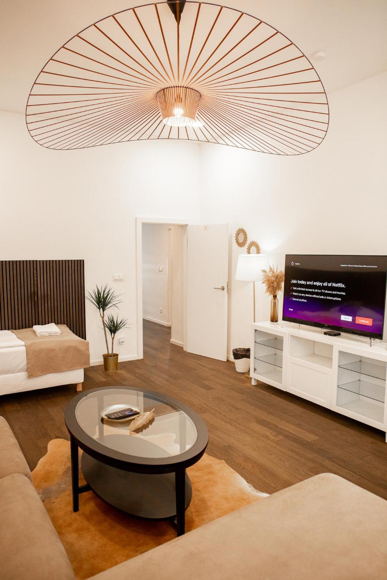 Luxury Modern Designed Oldtown Apartment