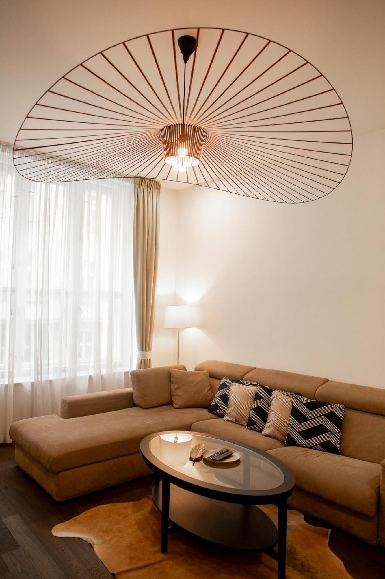 Luxury Modern Designed Oldtown Apartment *